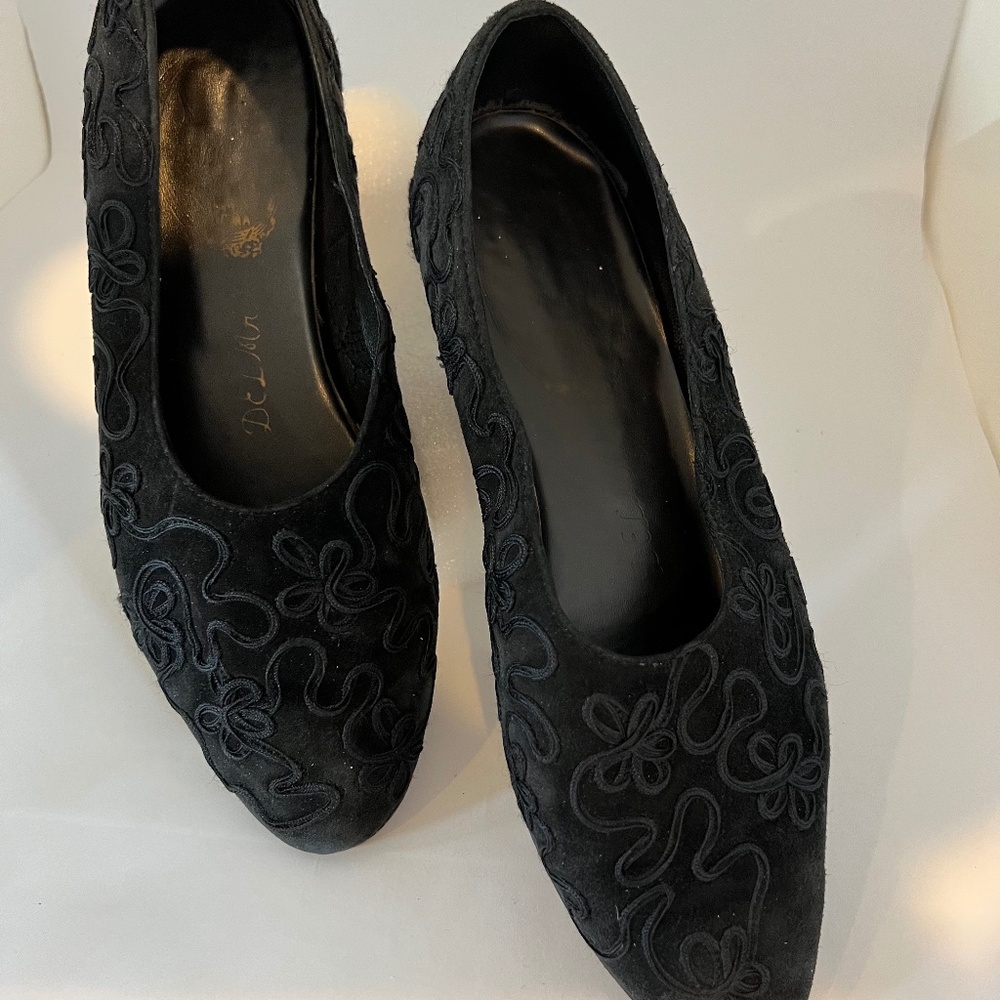 Vintage Black suede flats with a ribbon type embroidered swirl covering shoe